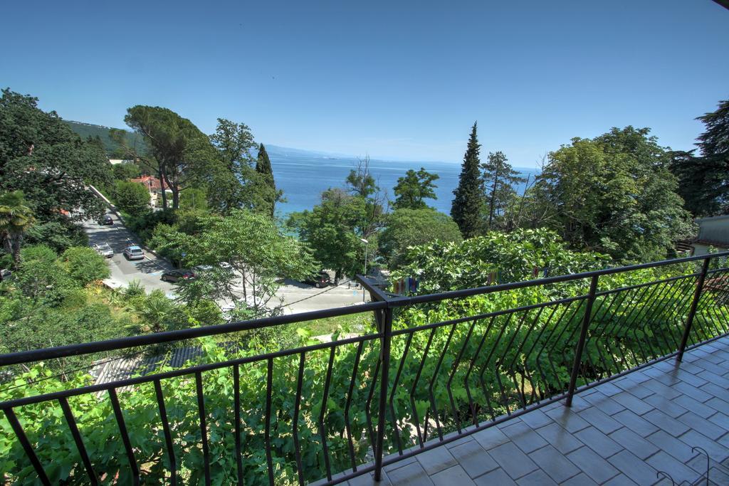Apartman Lena Opatija Exteriör bild